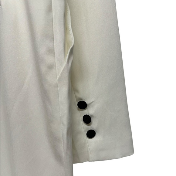 LAVISH ALICE White Cropped Blazer Jumpsuit With Black Lapel 14 - Picture 10 of 14